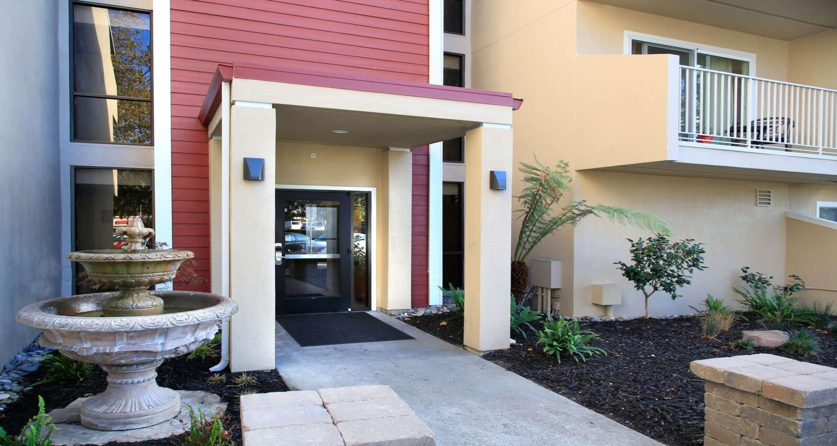 Best Western Plus Garden Court Inn Fremont Eksteriør billede